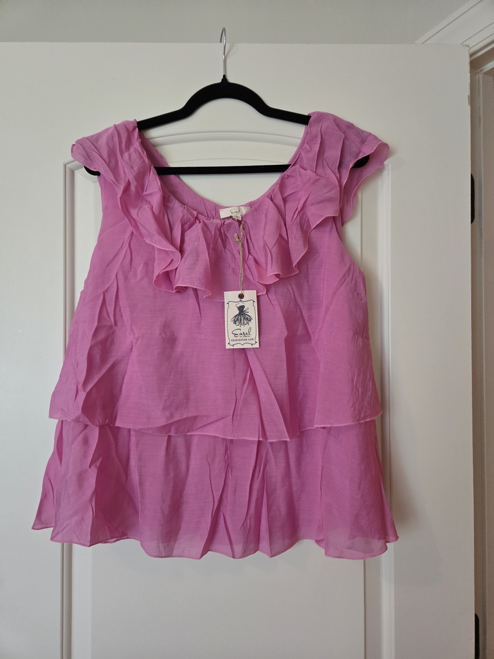 NWT Easel Los Angeles Pink Ruffle Tiered Sleeveless Blouse Top Size L